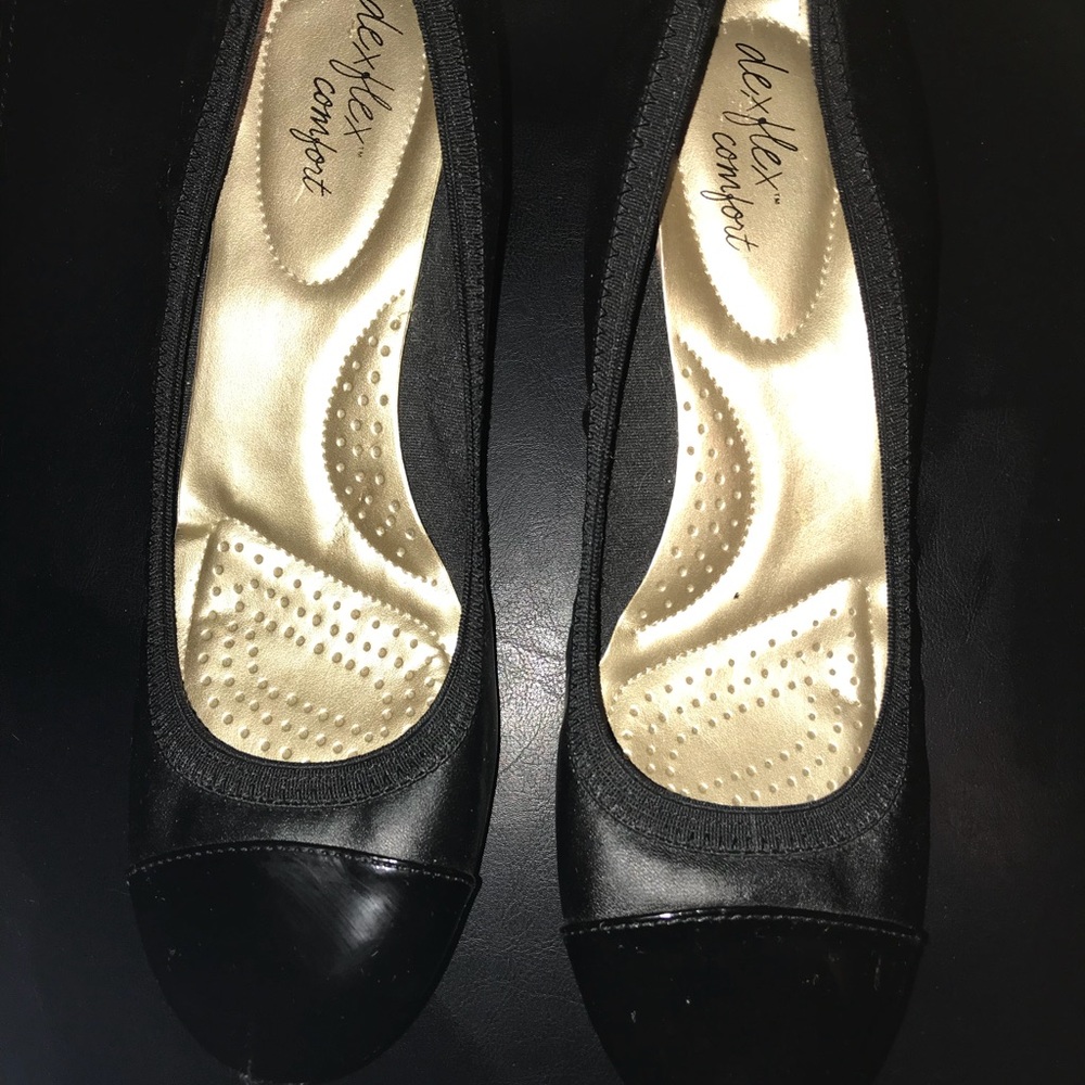 2" wedge casual/dressy shoes size 10